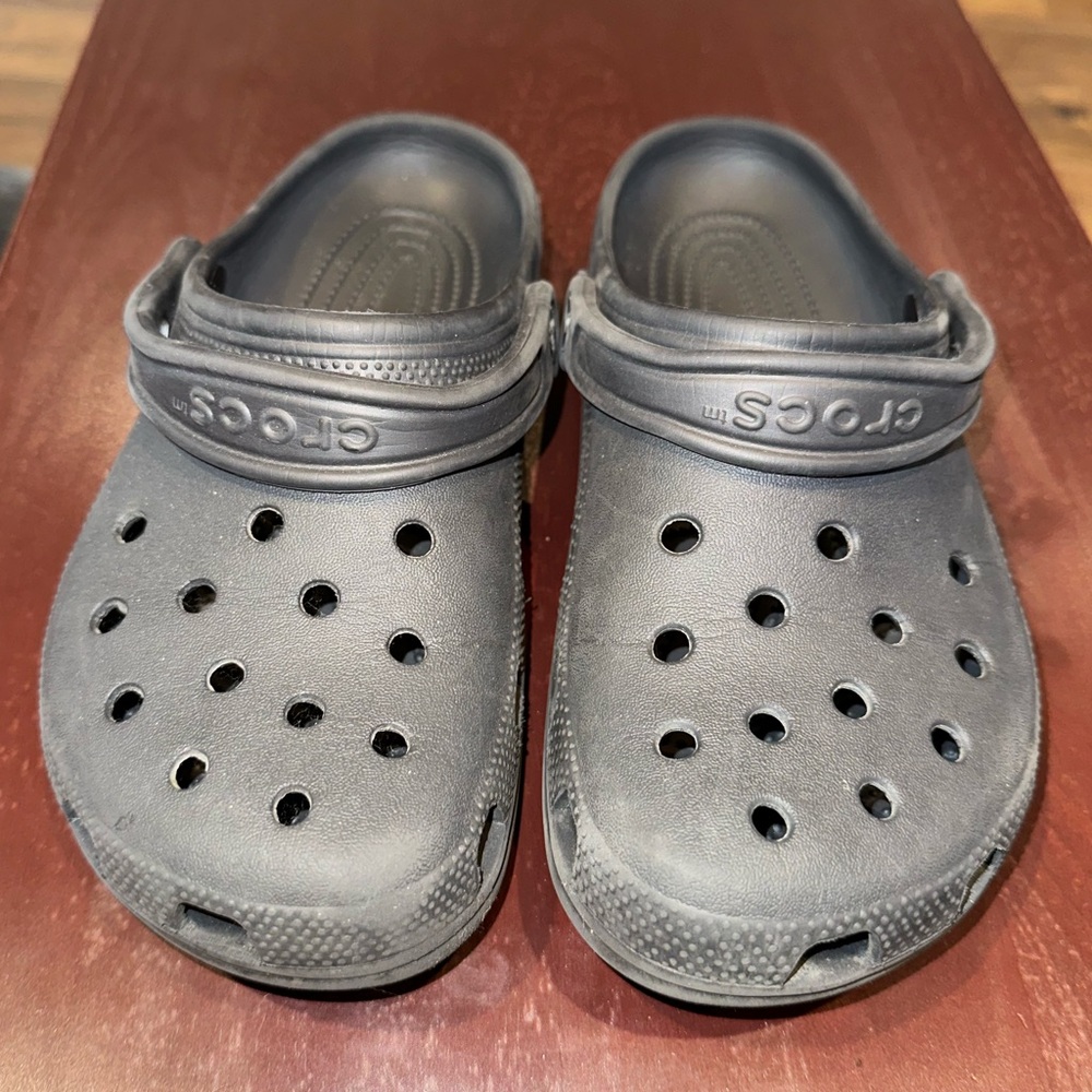 Black Crocs